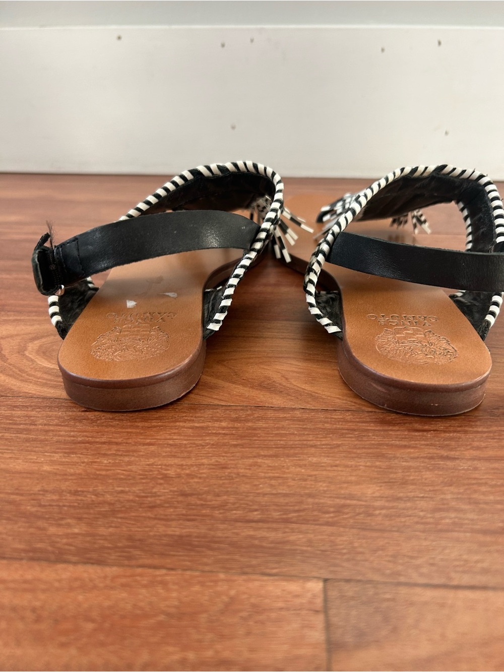 Vince Camuto Rebeka Flat Sandals Size 9M Chic Casual Slip-On Summer Sandals - Picture 8 of 13